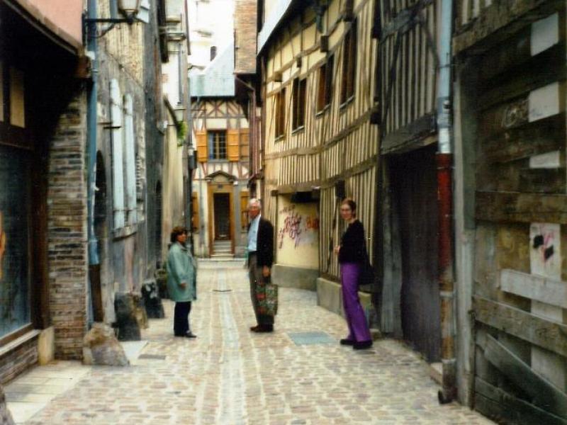 12. Troyes (França), amb Danielle Jacquart i Katharine Park (primavera de 2001).